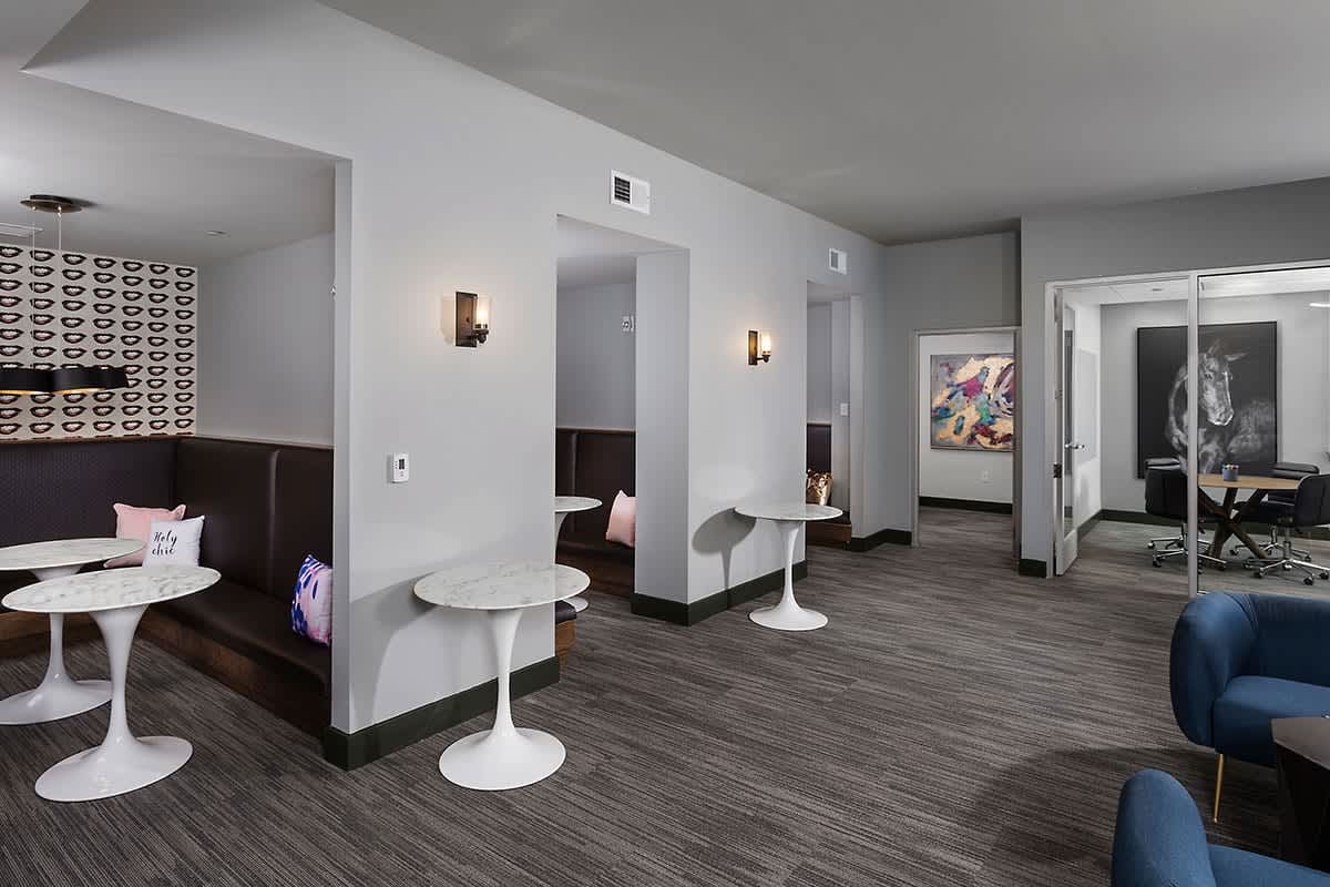 Yugo Greenville Uptown – photo 1