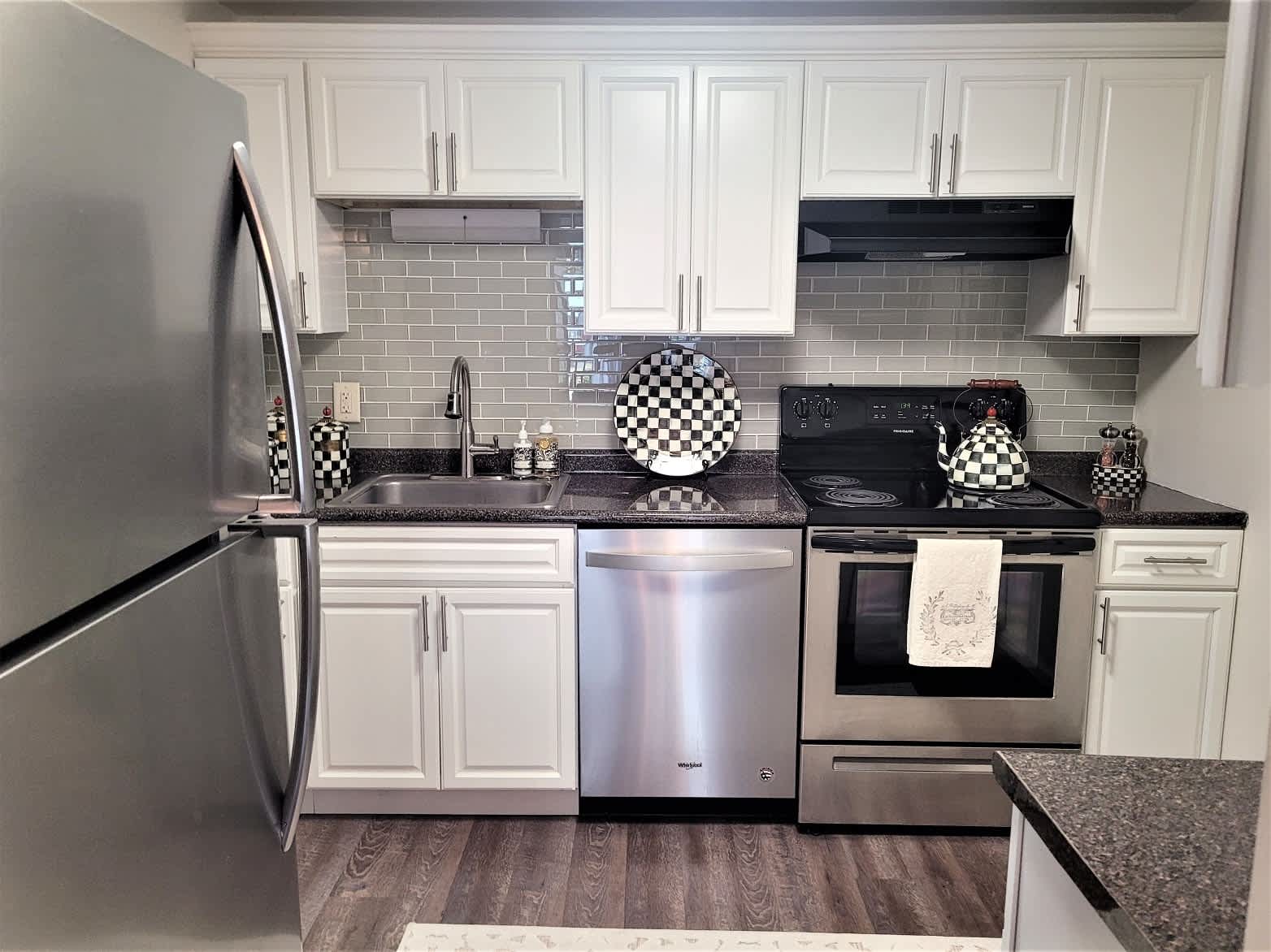 Charter Oak – photo 1