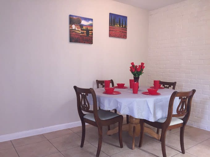 Inglewood Village Apartments – photo 4