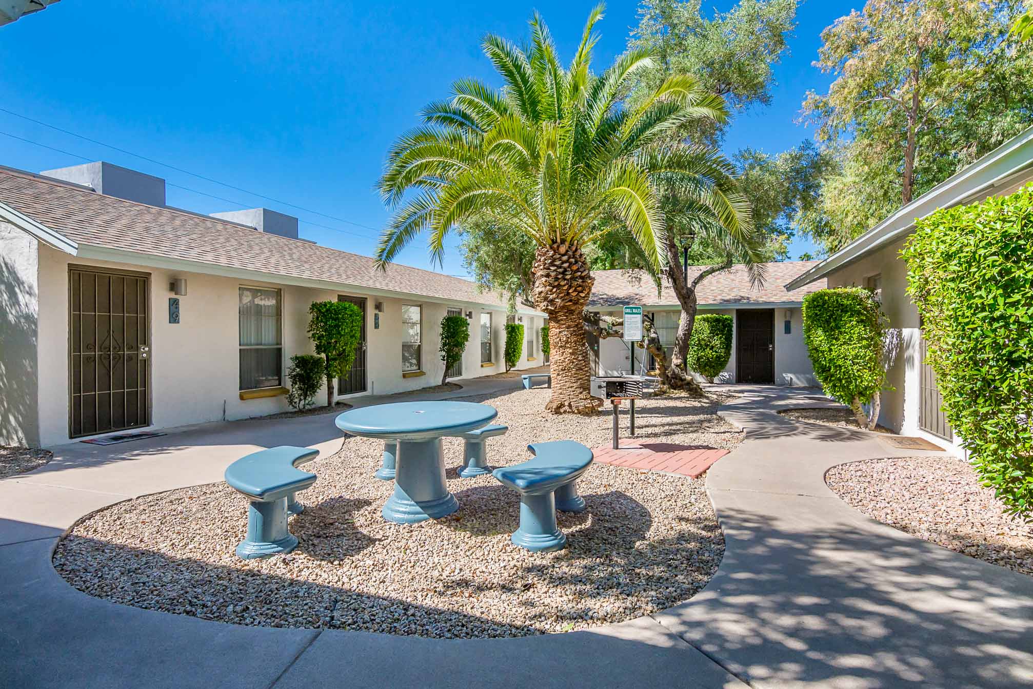 Escondido Apartments – photo 2