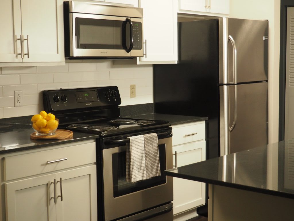 Astor Place Apartments – photo 1