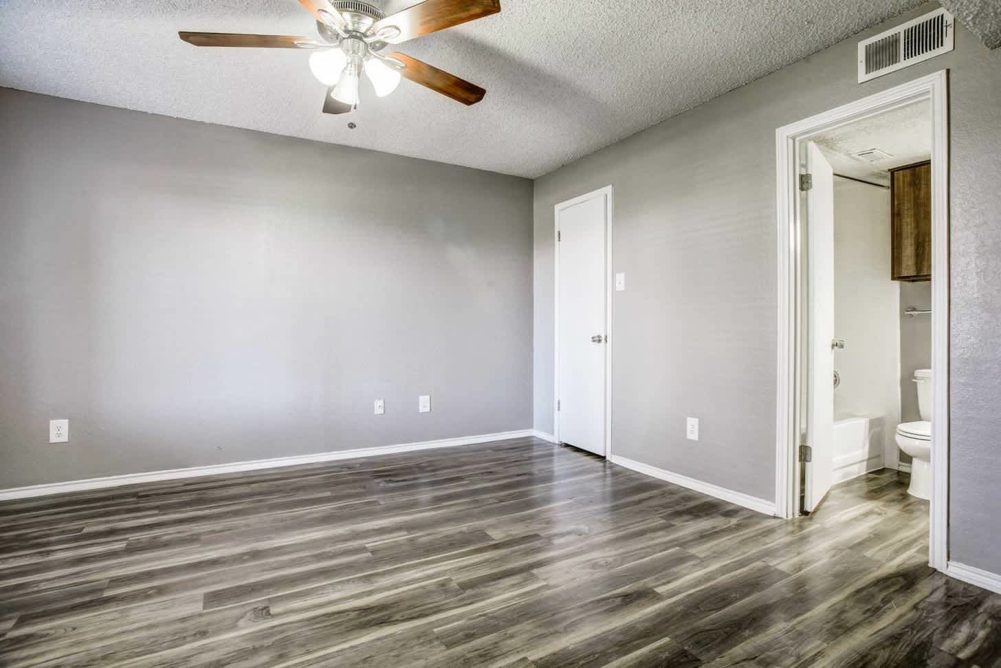 Woodside Lane Apartments – photo 3