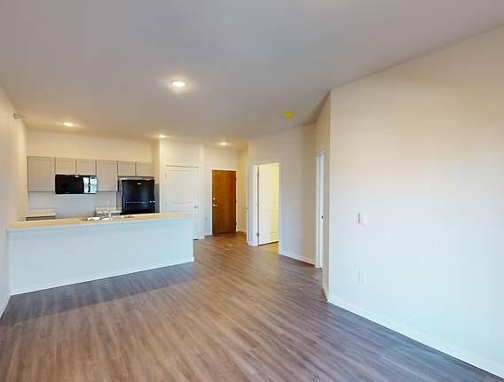 Greenwood Apartments – photo 2