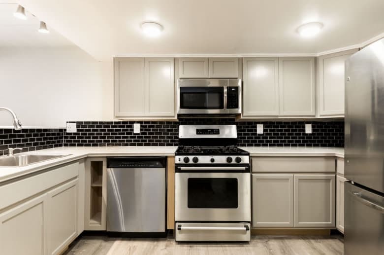 Juniper East – photo 1