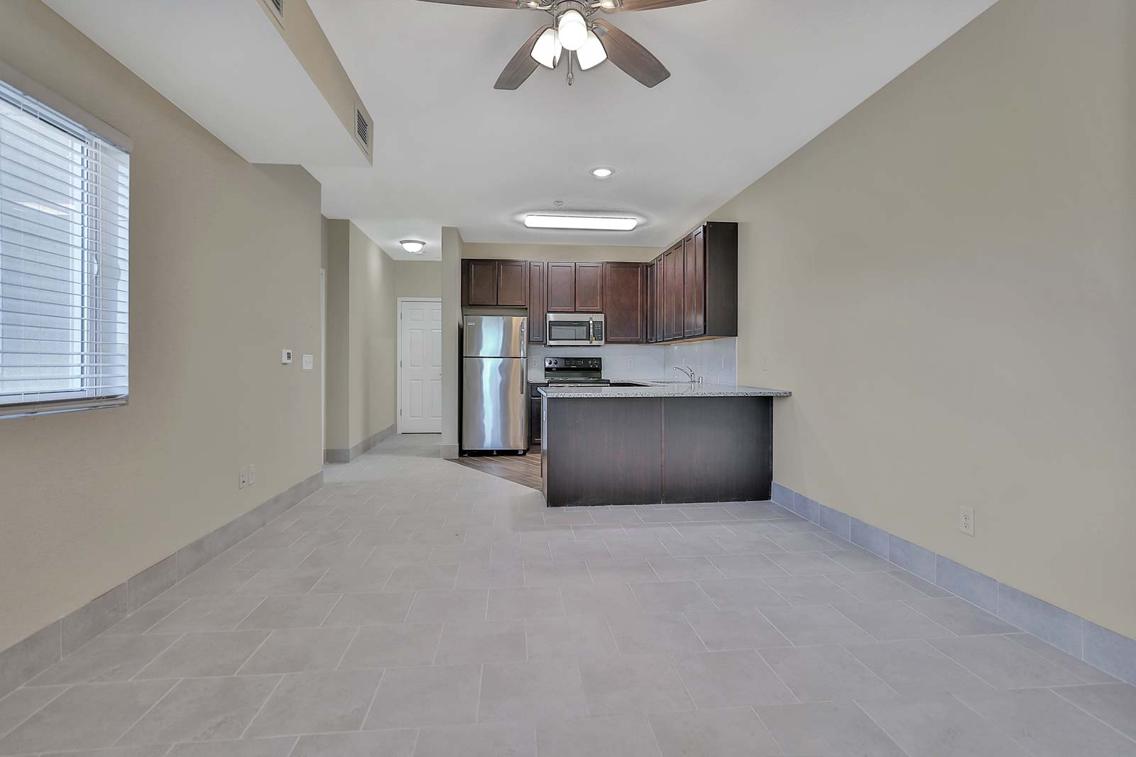 1040 Como Avenue SE – photo 5