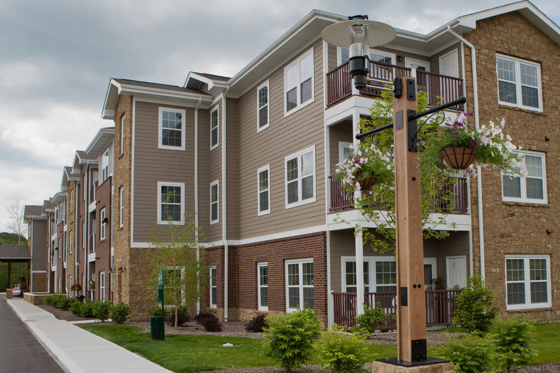 Willow Manor – photo 2