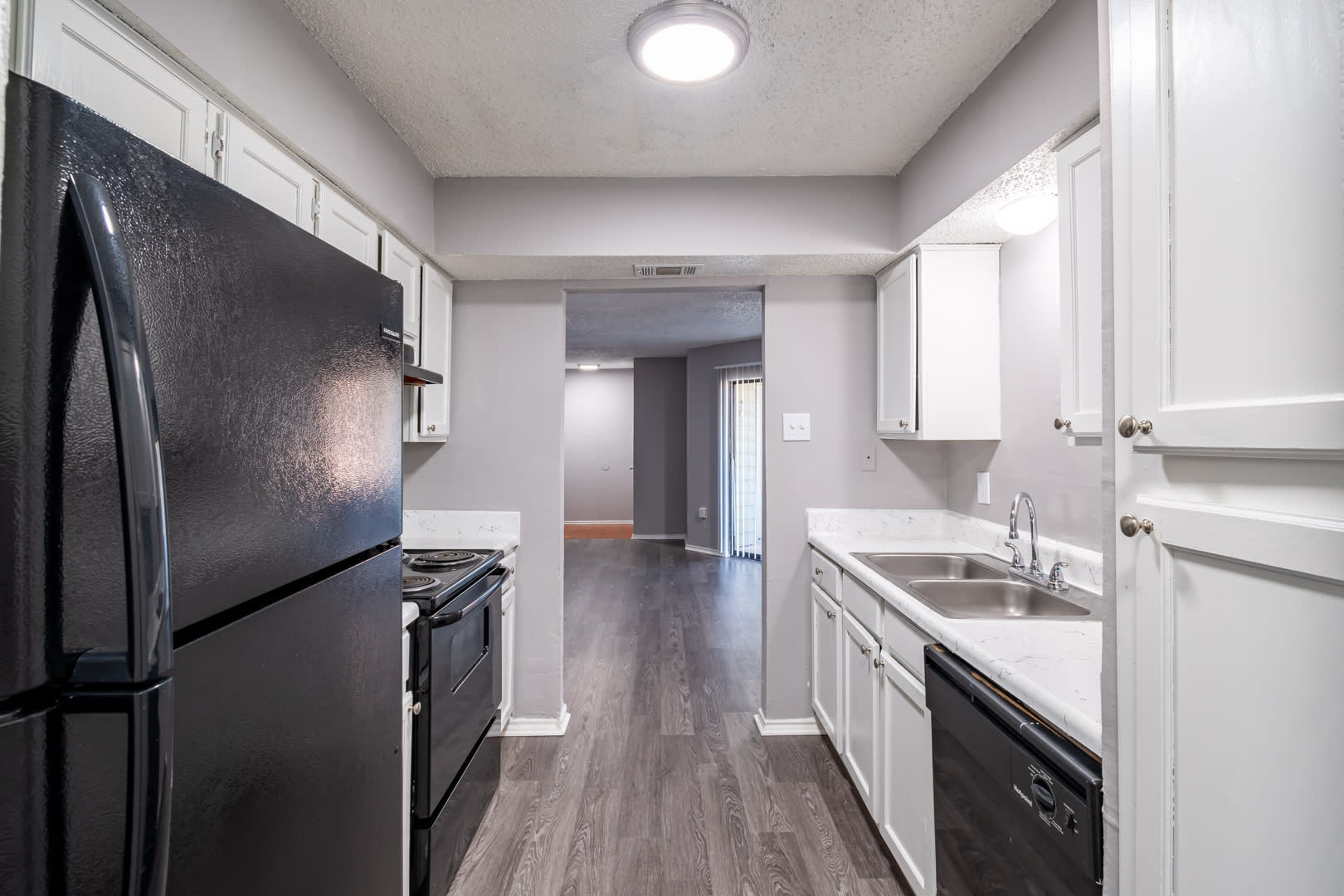 La Prada Place Apartments – photo 4