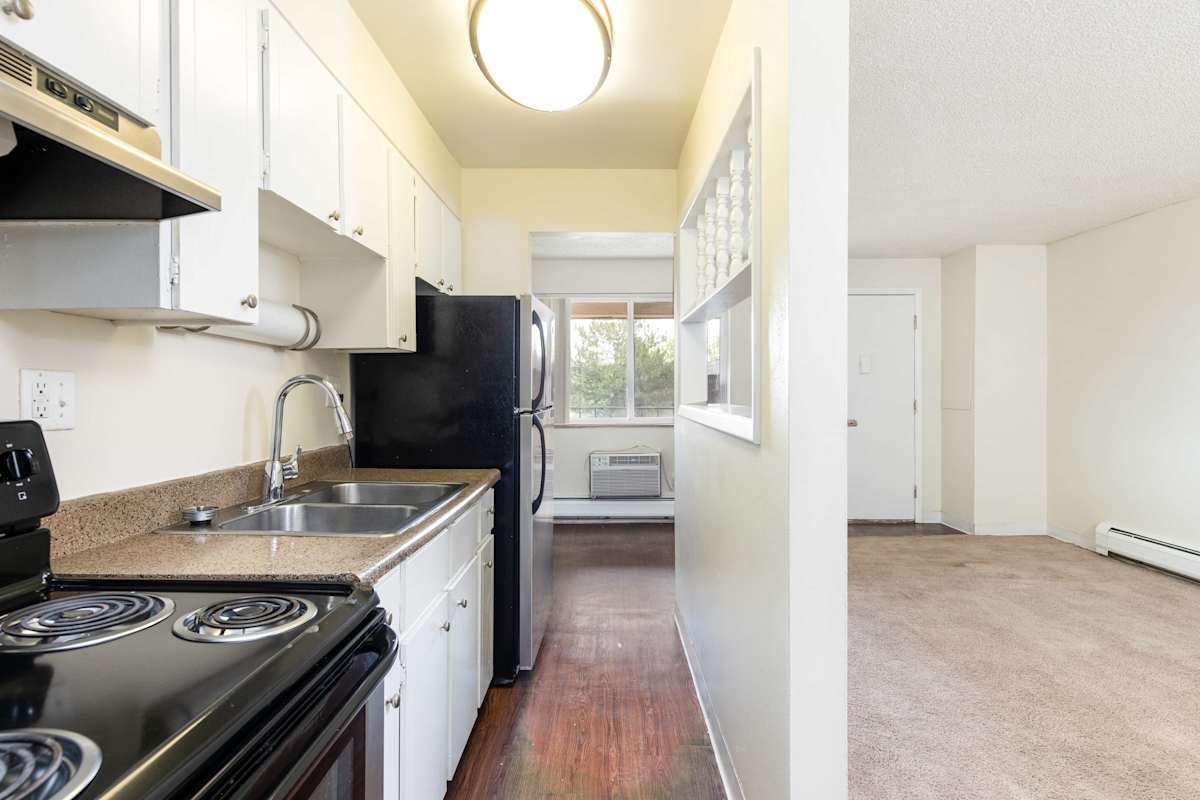 Meridian Garden Apartments – photo 1