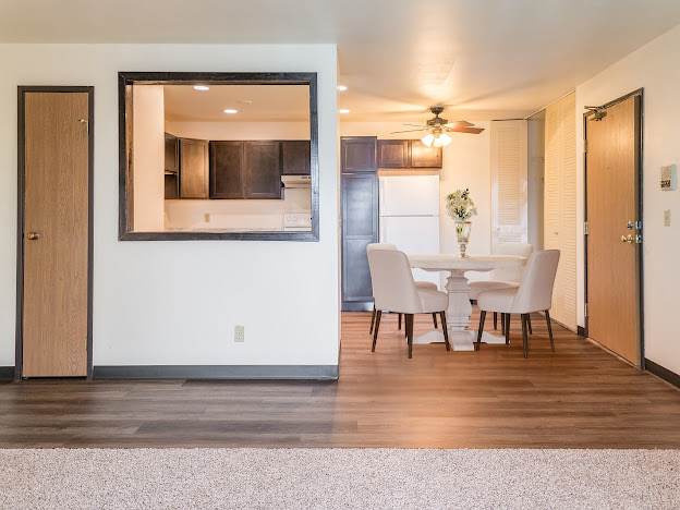 Fox River Bluff Apartments – photo 2