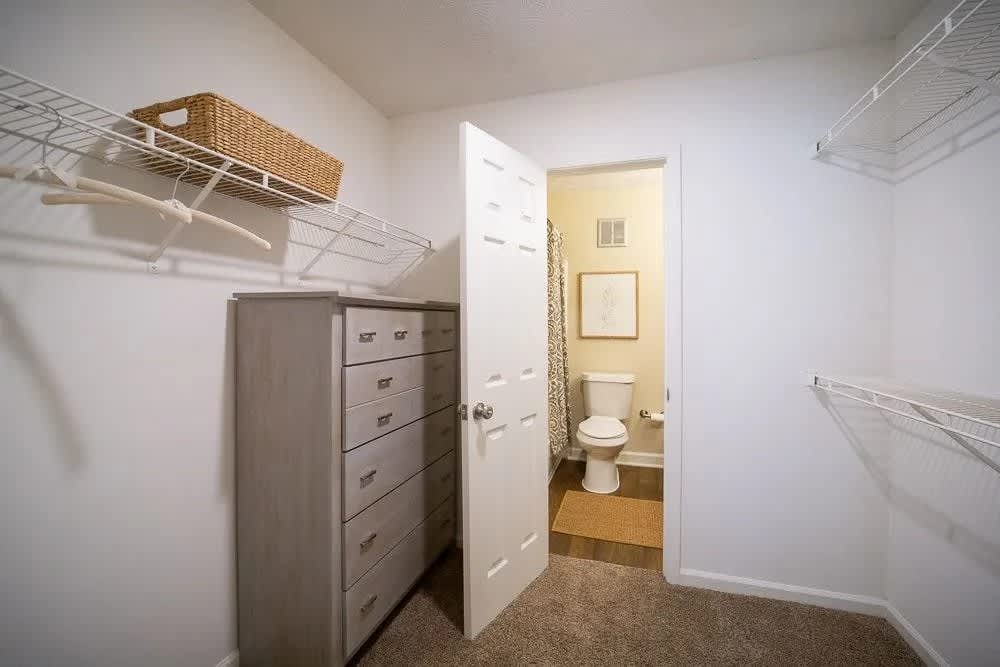 Kinstone River Apartment Homes – photo 2