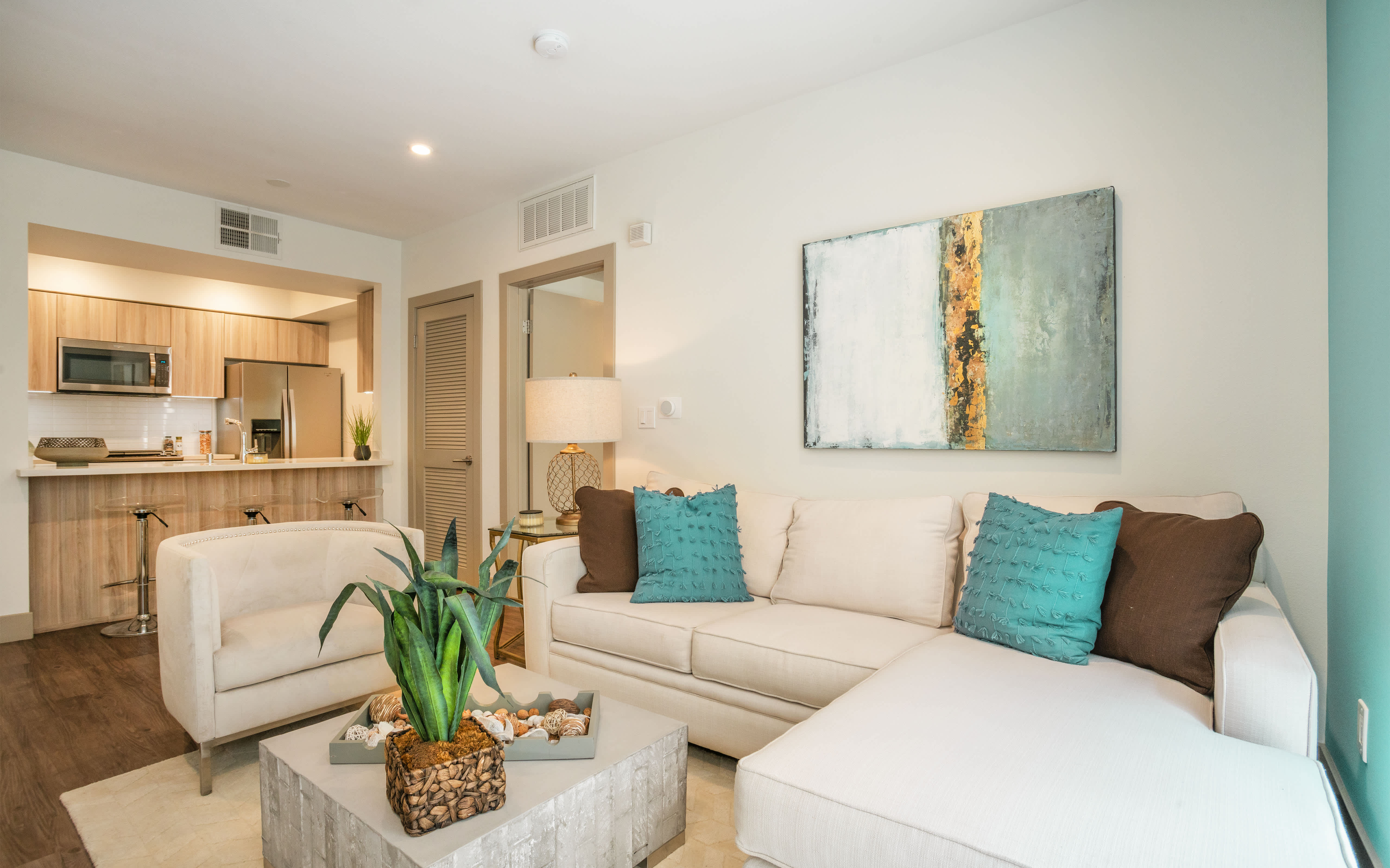 Living at Santa Monica – photo 2