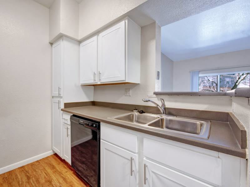 Village Crest Apartments – photo 3