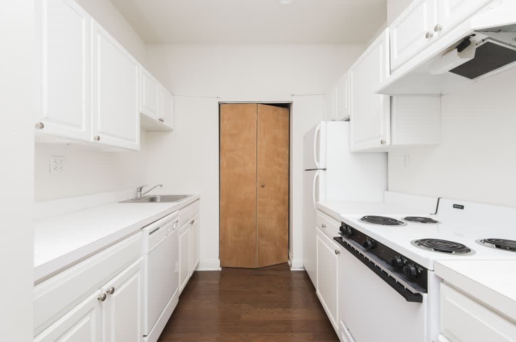 220 South 16th Street – photo 1