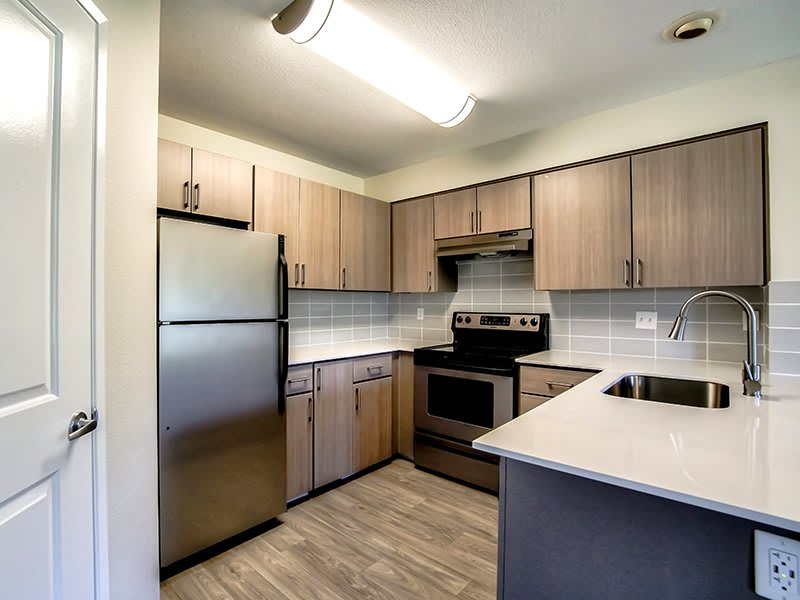 Creekside Village Apartments – photo 1