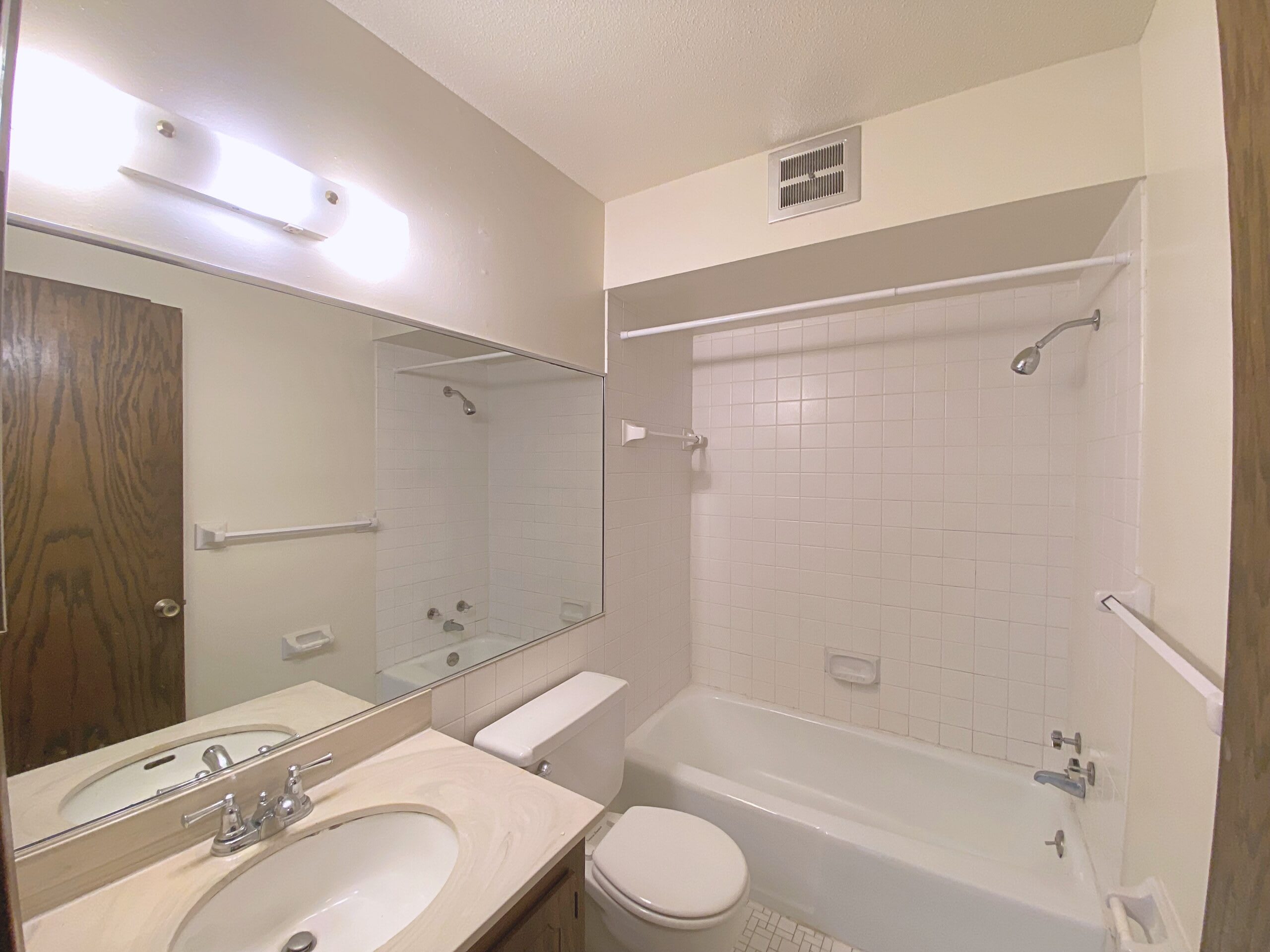 Southgate Apartments – photo 3