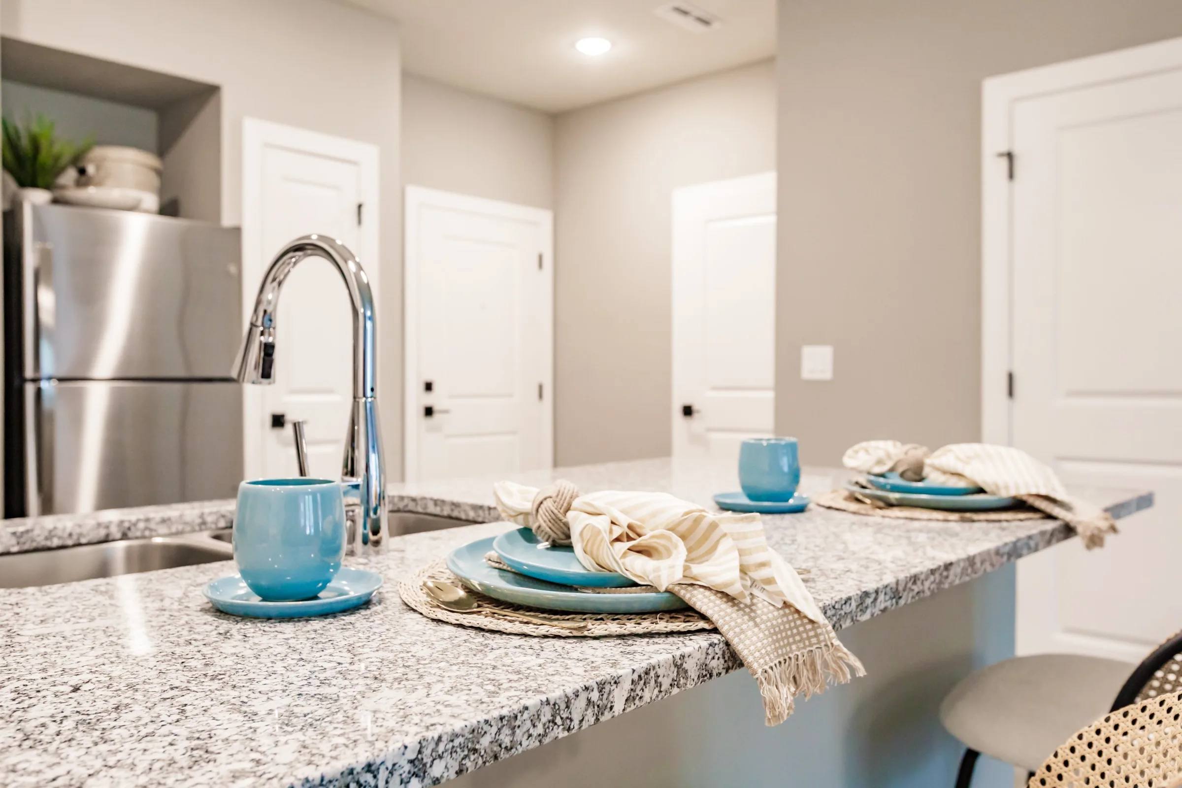 Vantage Apartments – photo 4
