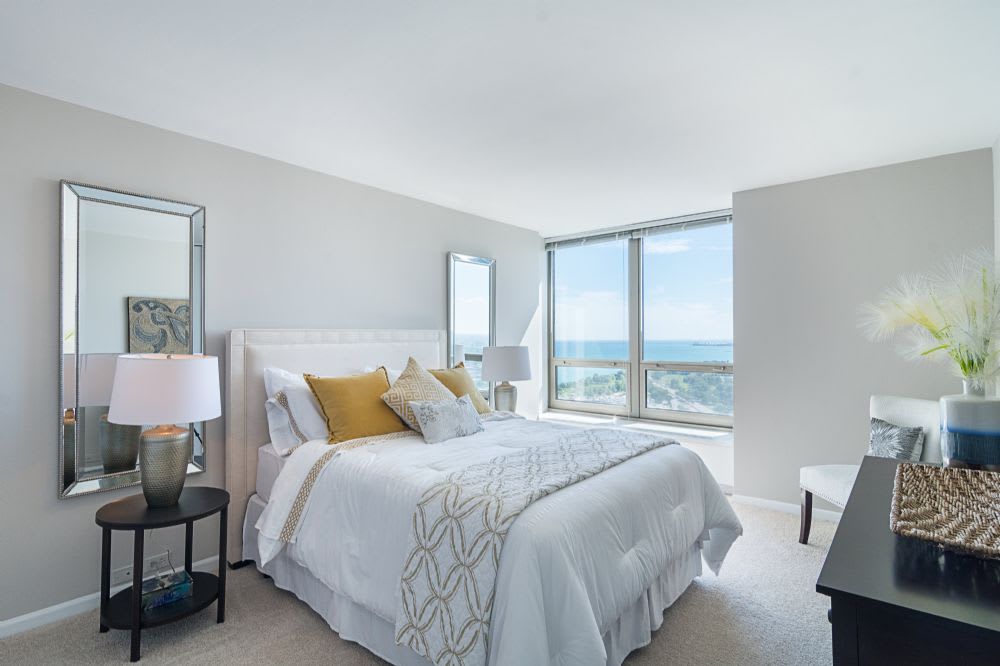 3450 North Lake Shore Drive – photo 1