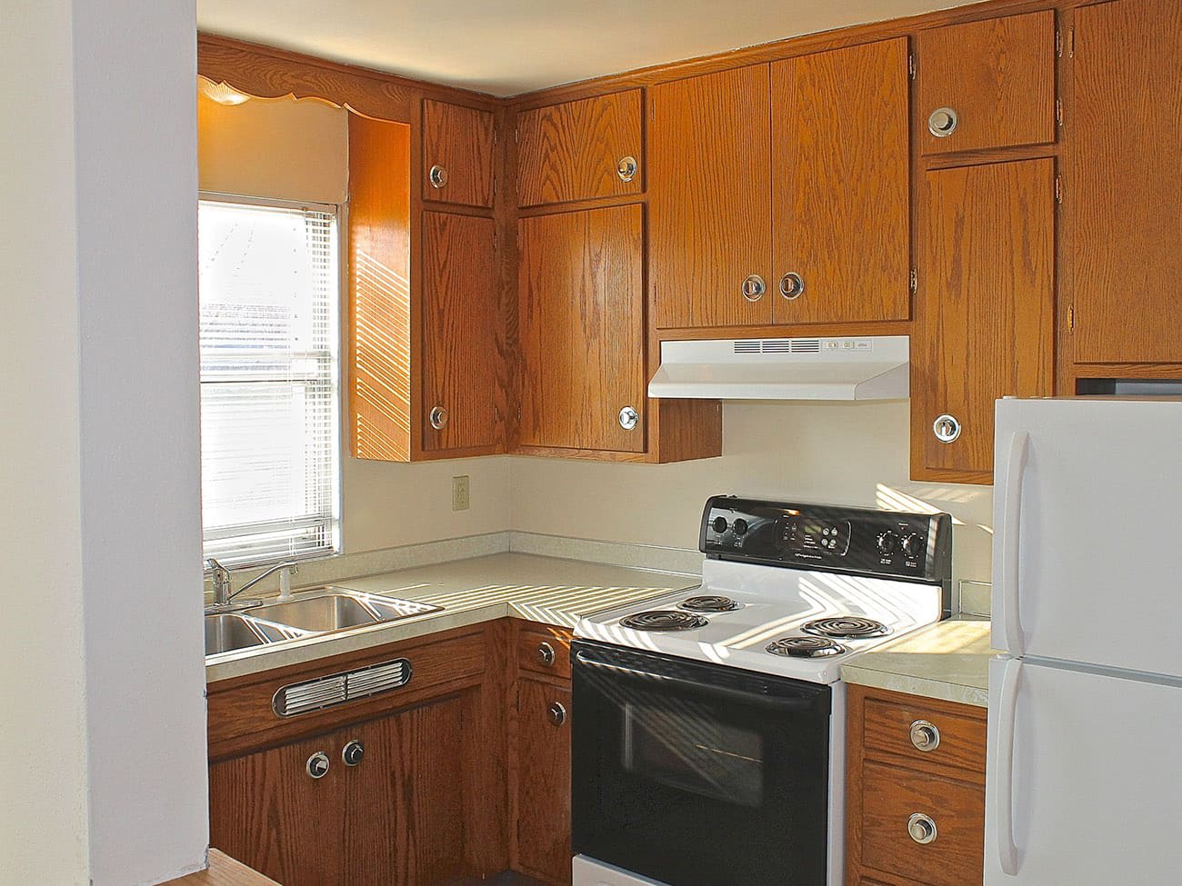 Adeline Apartments – photo 2