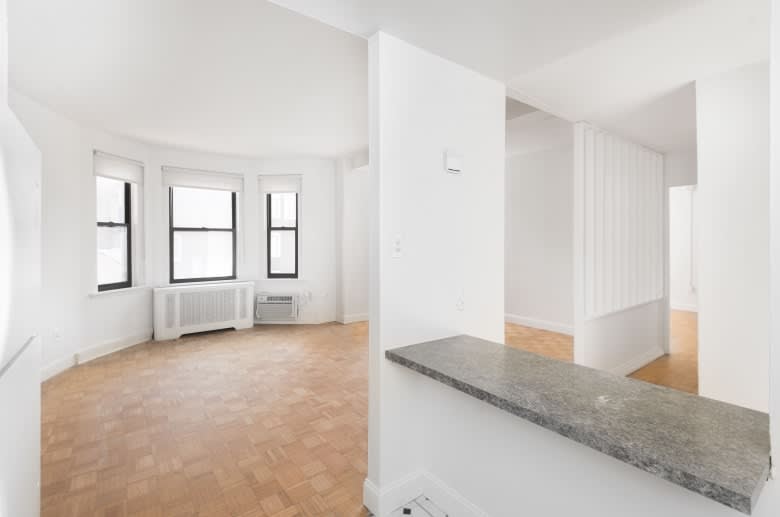 Midtown Apartments – photo 2