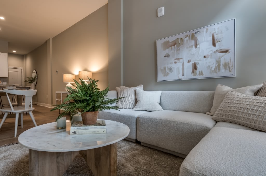 Eight West Third Apartments – photo 5
