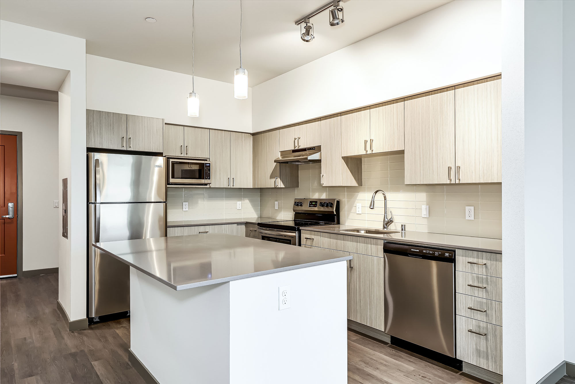 Green Hill Apartments – photo 2