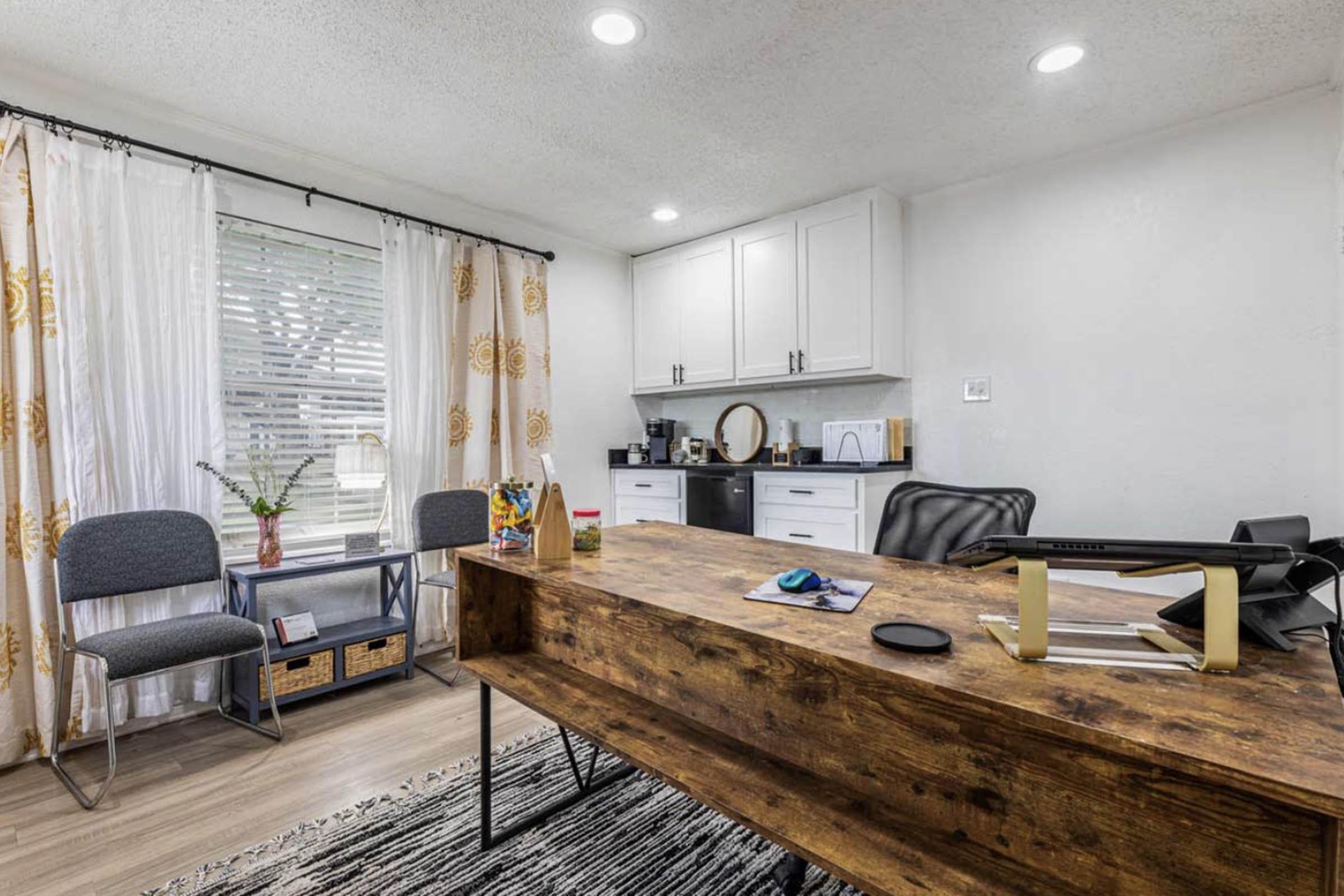 Emerald Point Apartments – photo 3