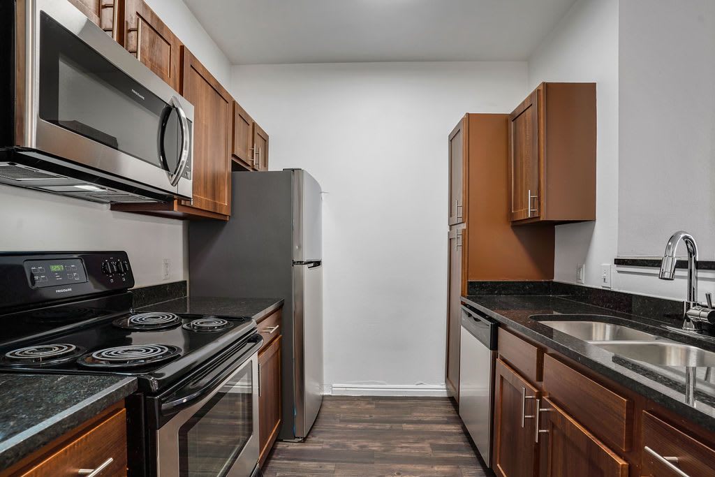 Braxton Apartments – photo 5