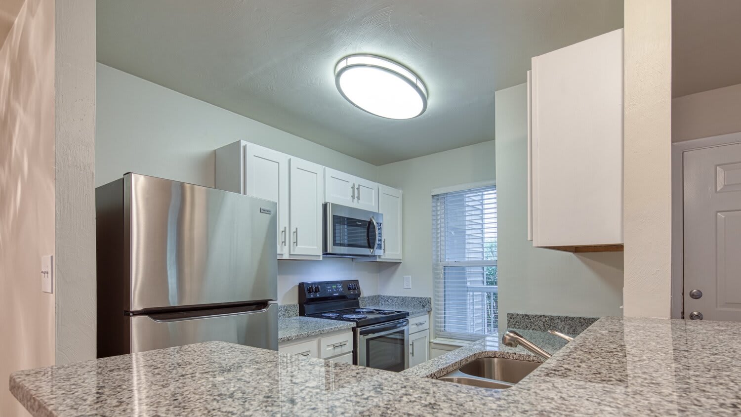 One Central Apartment Homes – photo 2