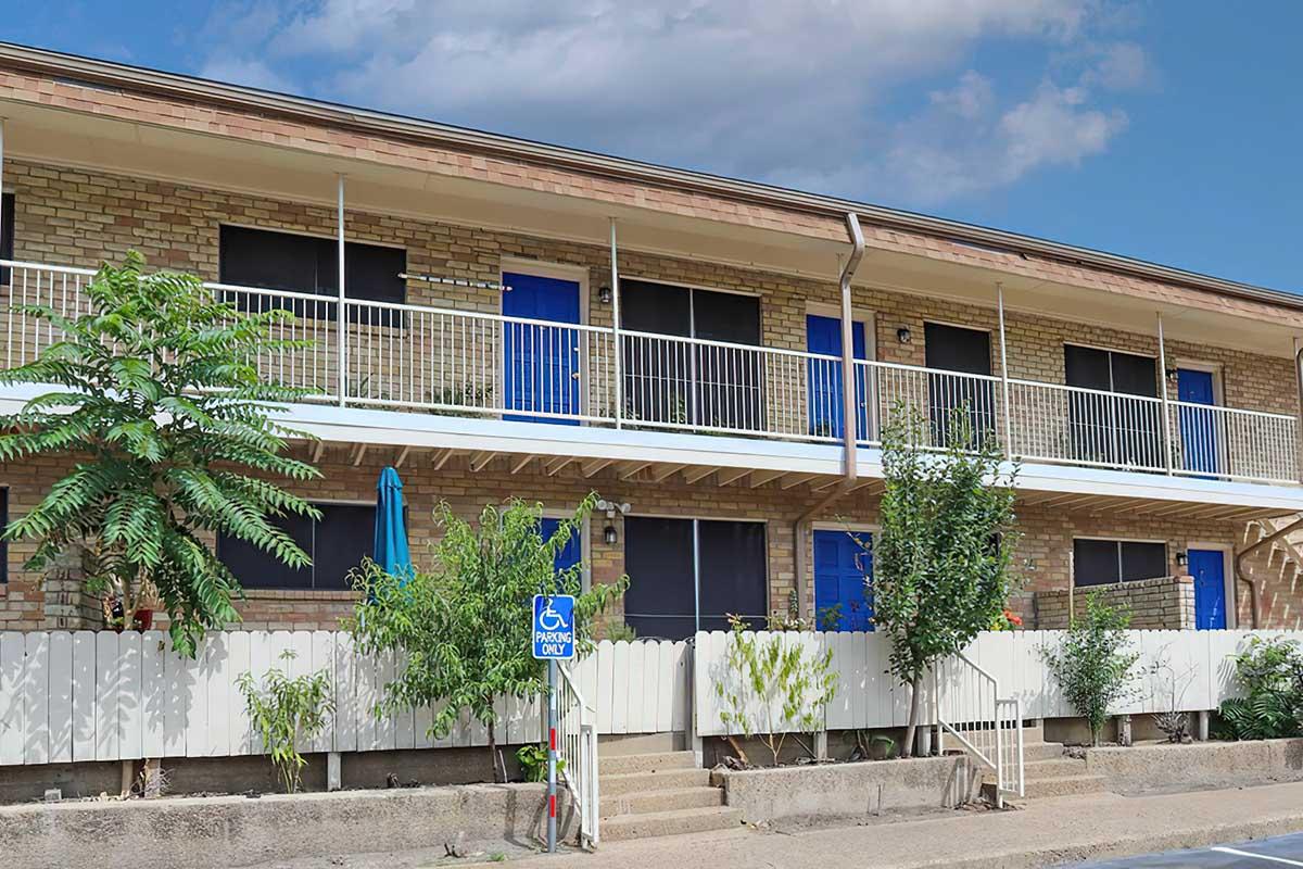 Woodgate Apartments – photo 5
