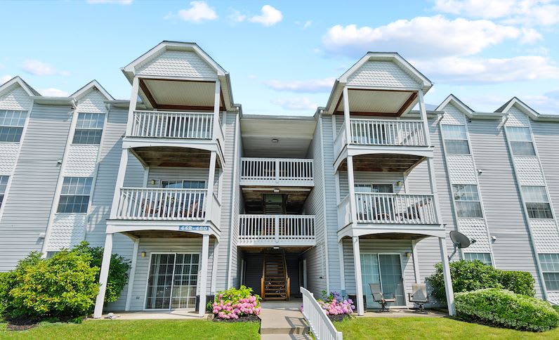 East Mountain Apartments – photo 2