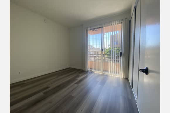 1220 N Las Palmas Ave – photo 2