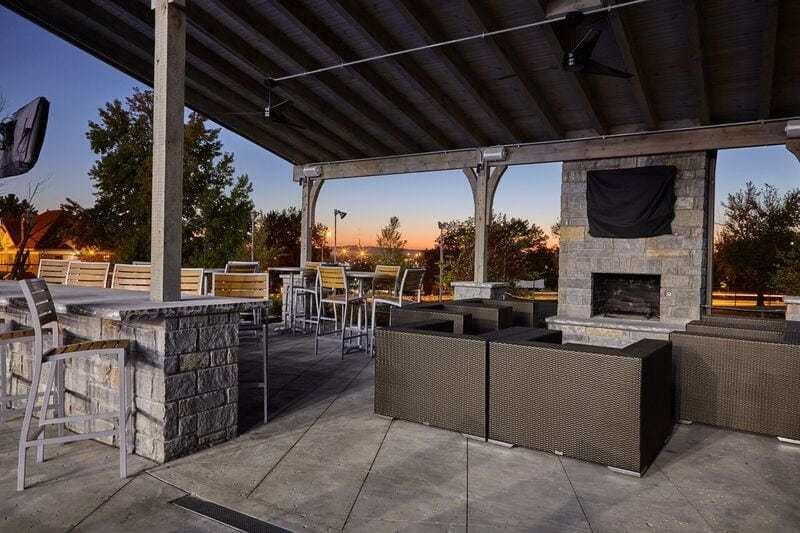 University Club – photo 4