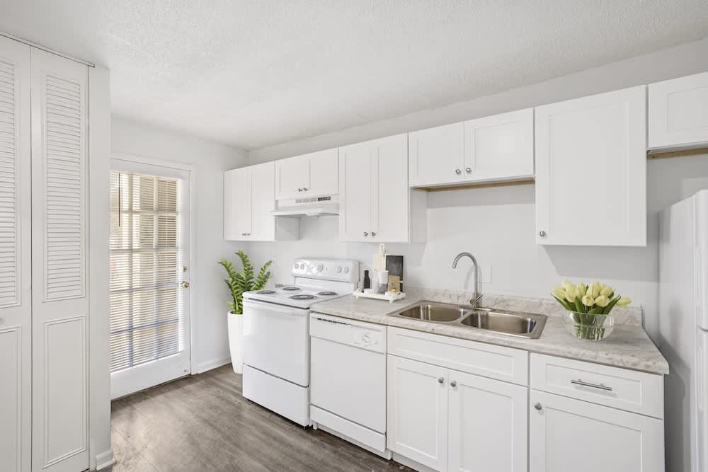 The Residences at Lakeview – photo 3