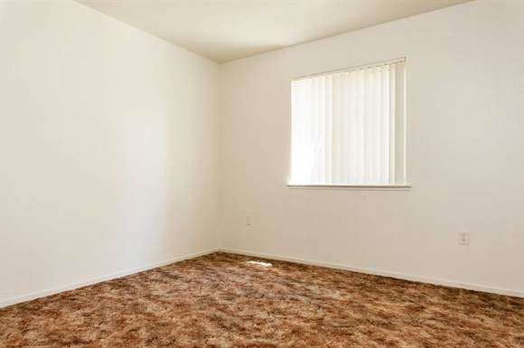 Income Restricted – photo 4