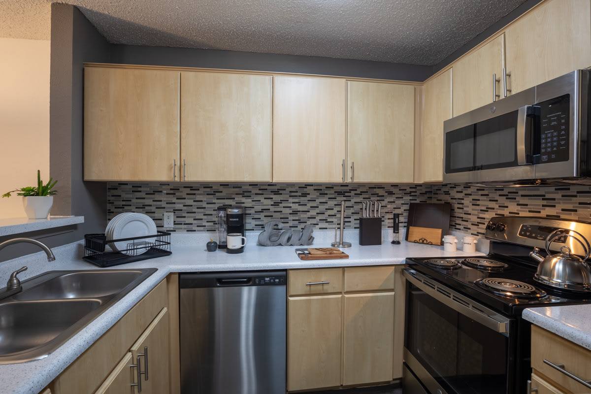 Village Green of Bear Creek Apartments – photo 2