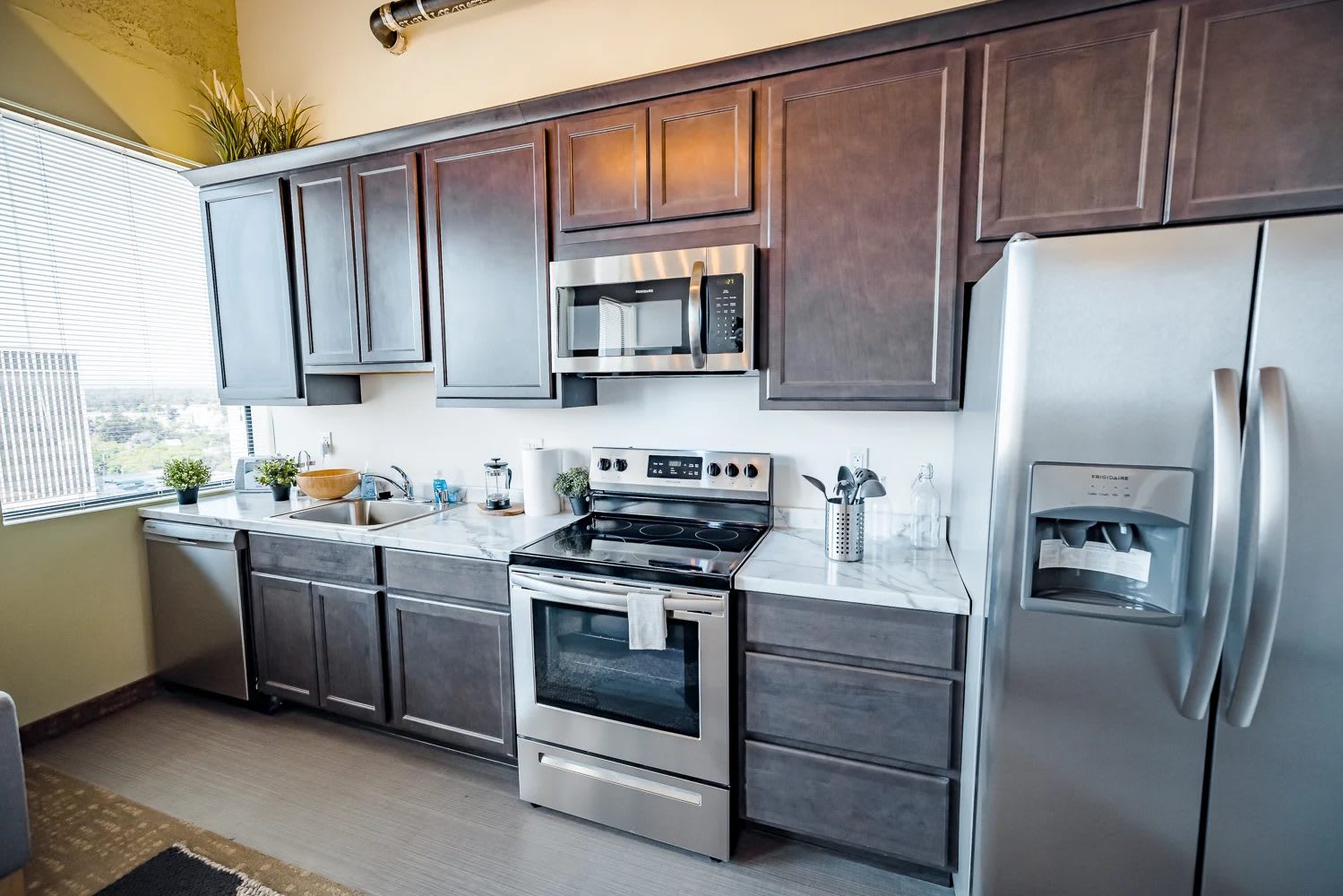 888 on Main Apartments – photo 2