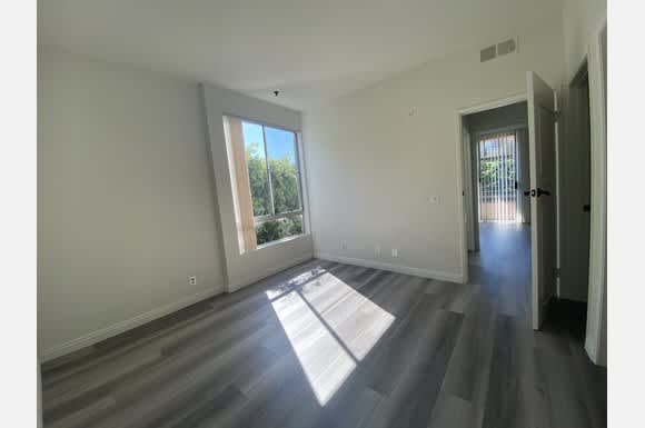 1220 N Las Palmas Ave – photo 4