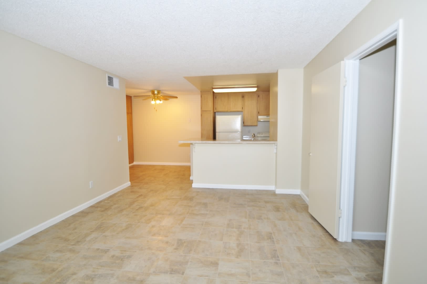 Oak Hill Apartments – photo 2