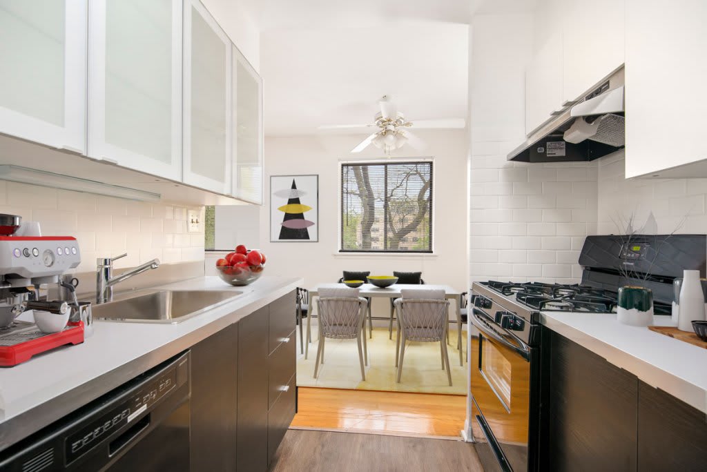 455 West Wellington – photo 3