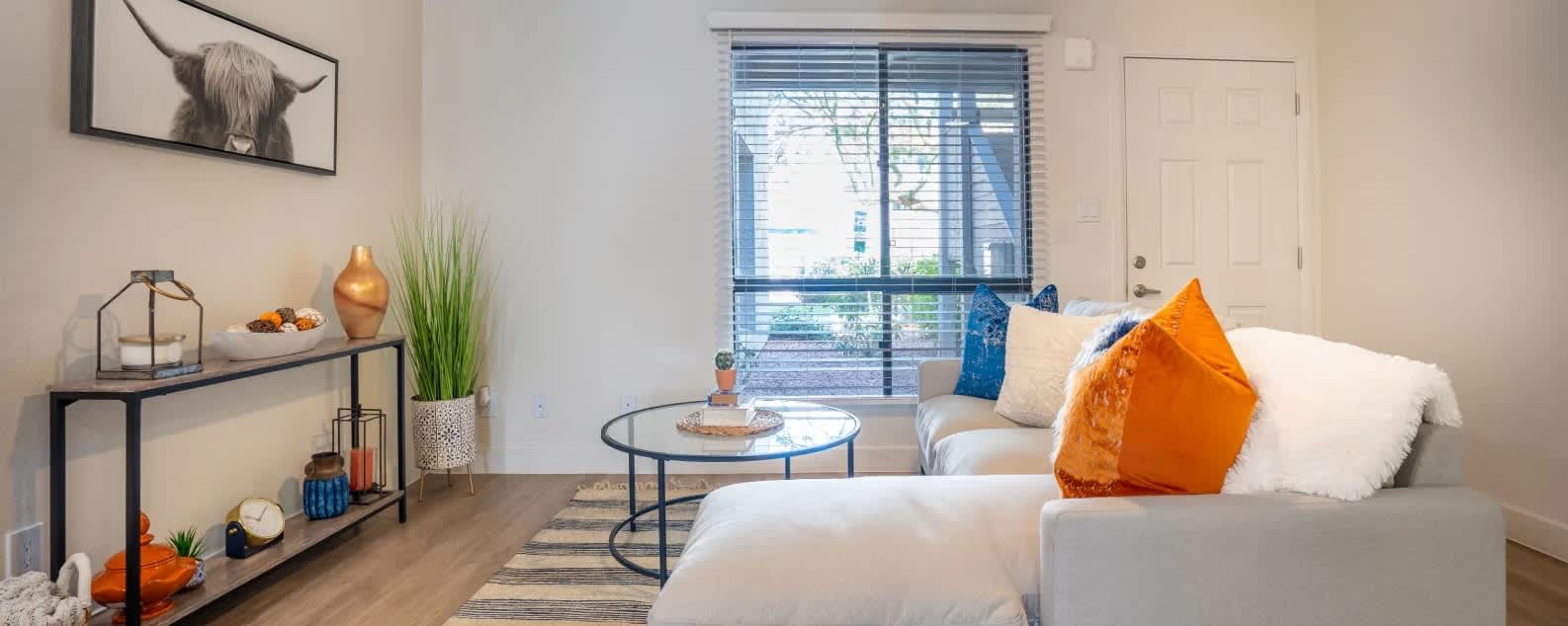Riverside Apartments – photo 3