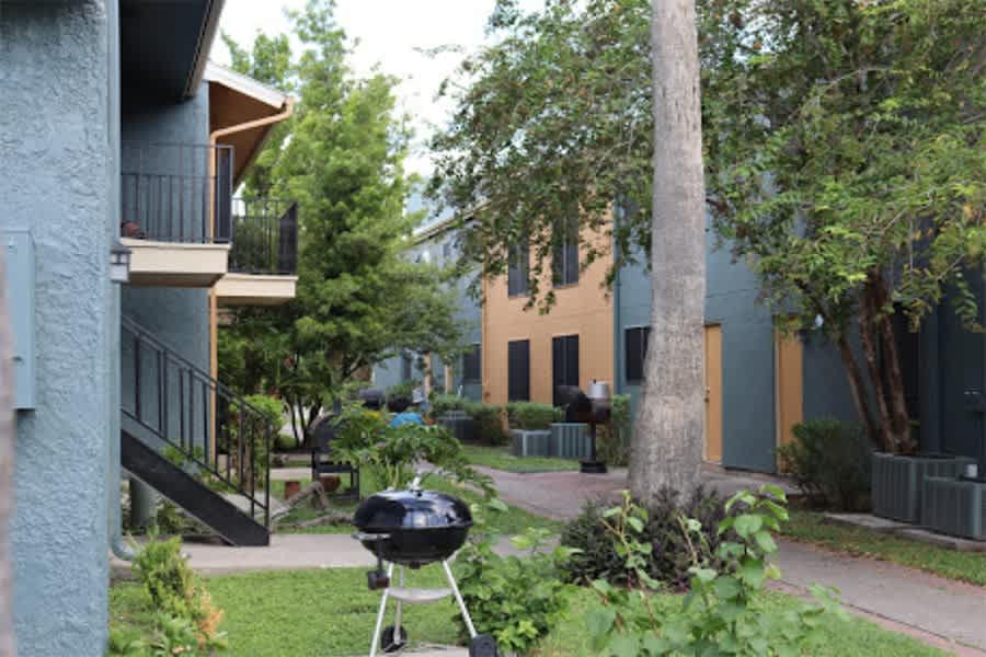 Conquistador Apartments – photo 3