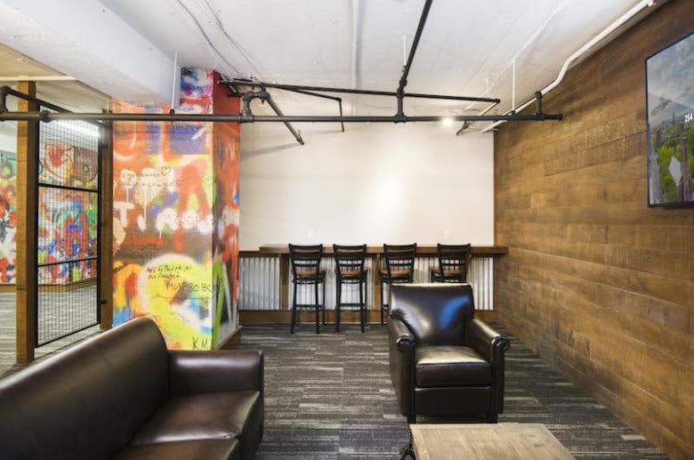 254 College Street – photo 3