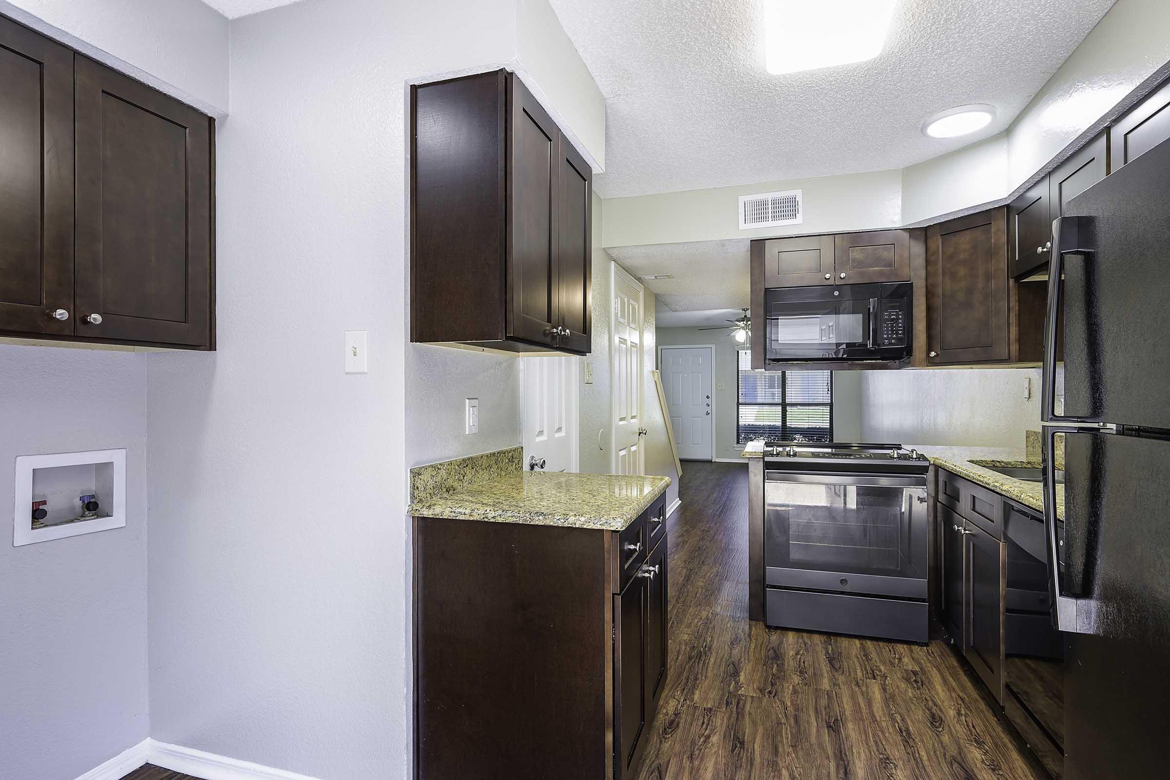 Parkwood Plaza Townhomes – photo 1