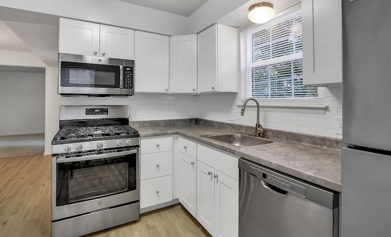 Springetts Apartments – photo 1