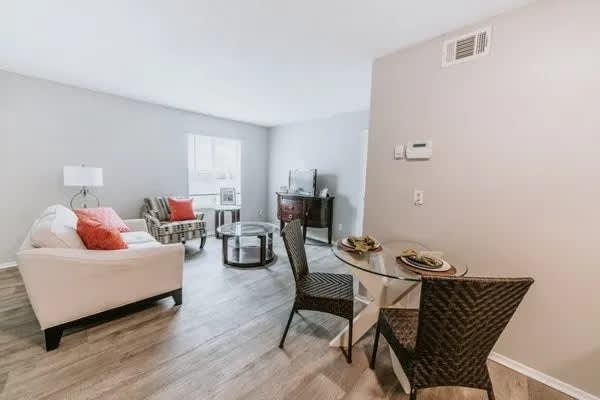 Coastal Pointe Apartments – photo 2