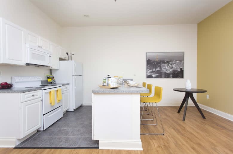UNIVERSITY APARTMENTS – photo 4
