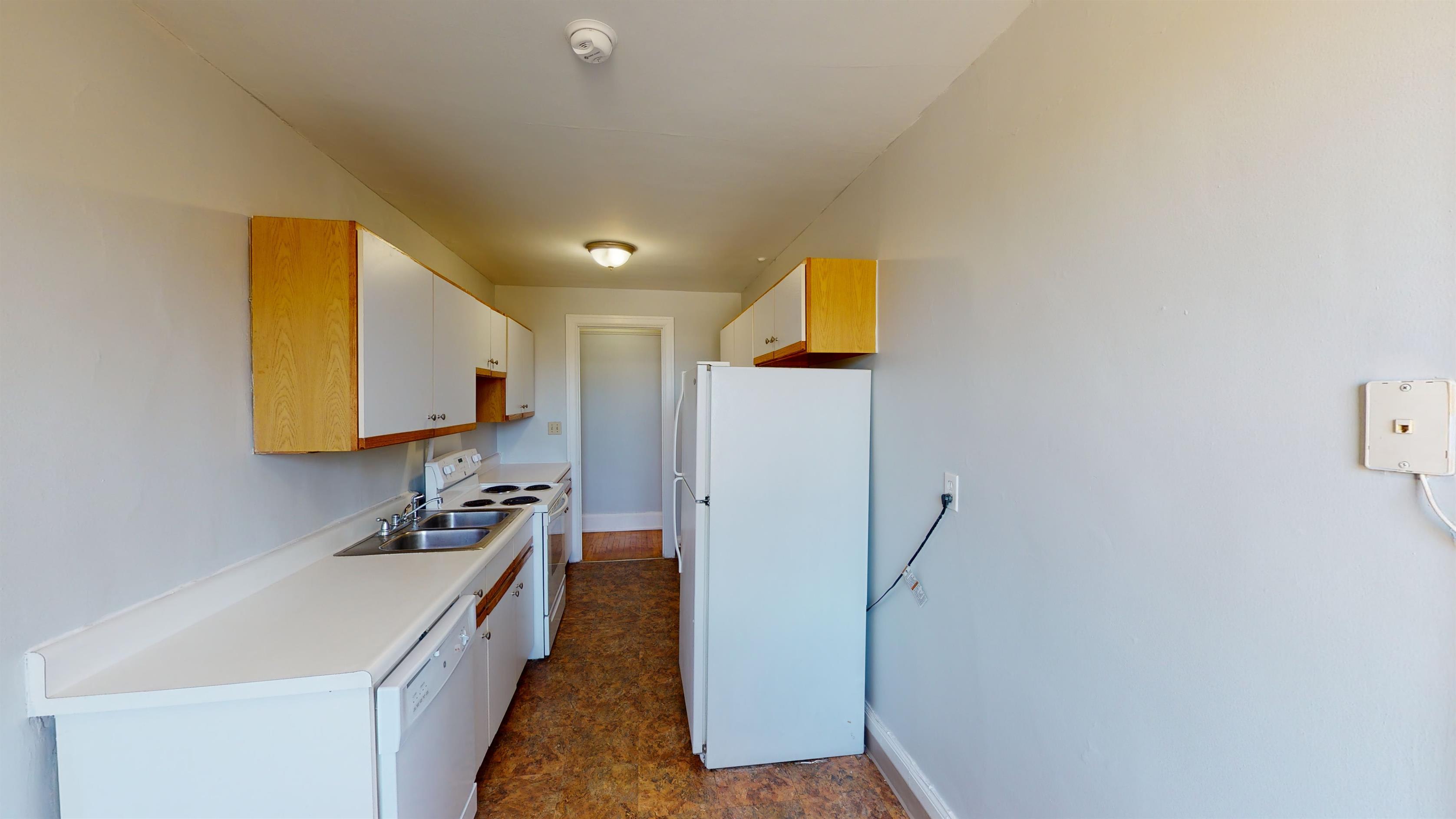 1165 Delaware – photo 3