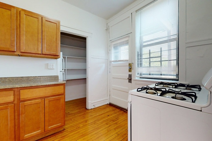 5411-5421 S. Ellis Avenue – 5411-3-E