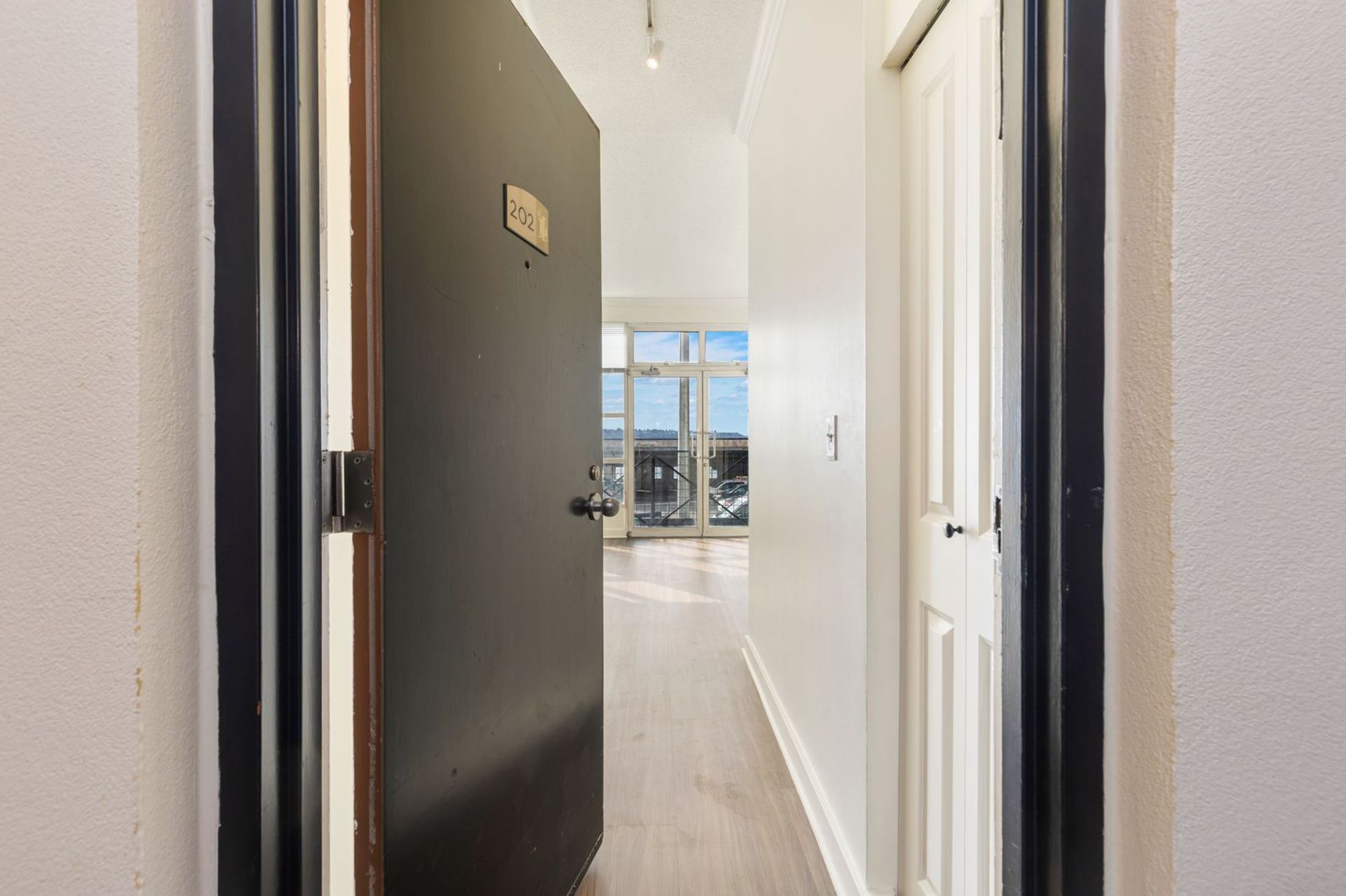 Post Alley Court – 502
