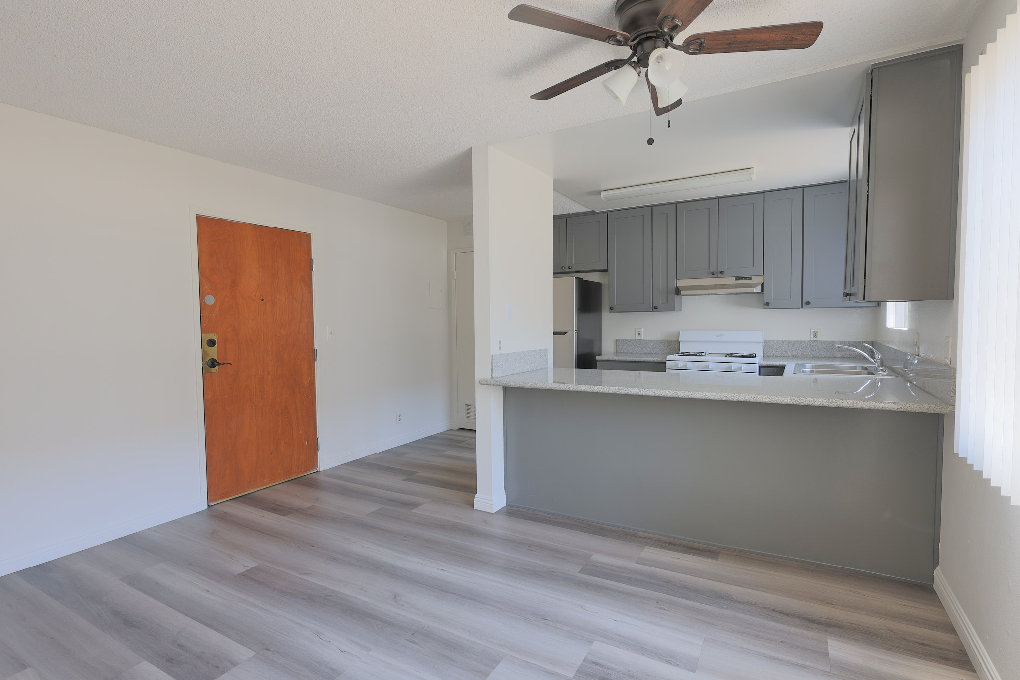 724 S New Hampshire Ave – 203